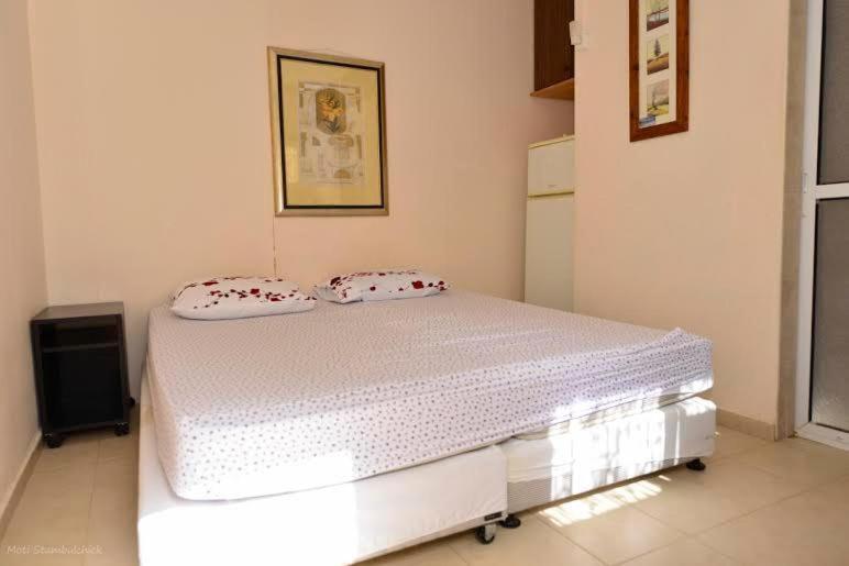 Ein Gedi Rooms Neve Zohar Extérieur photo
